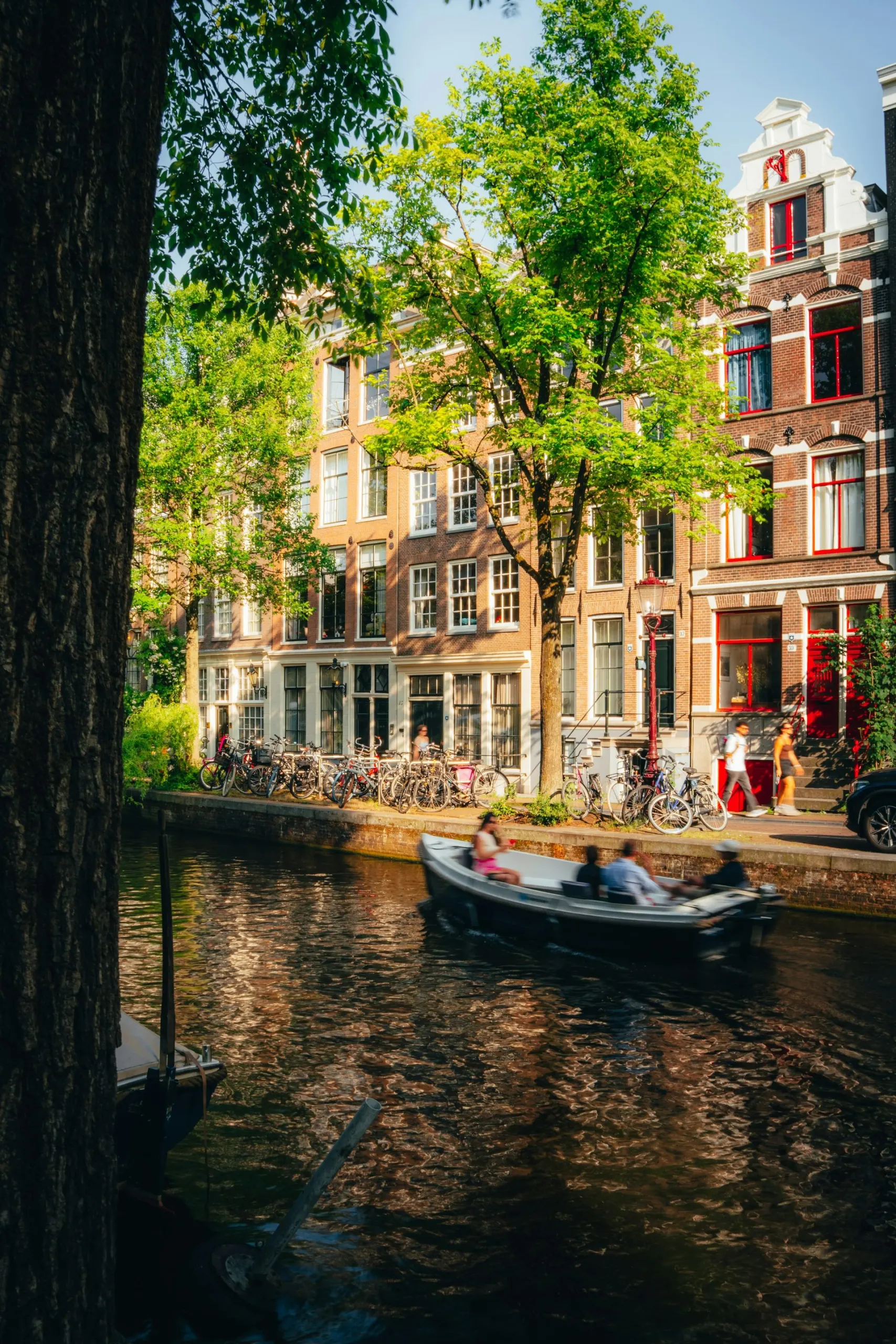 Amsterdam Evening Canal Cruise with Drinks