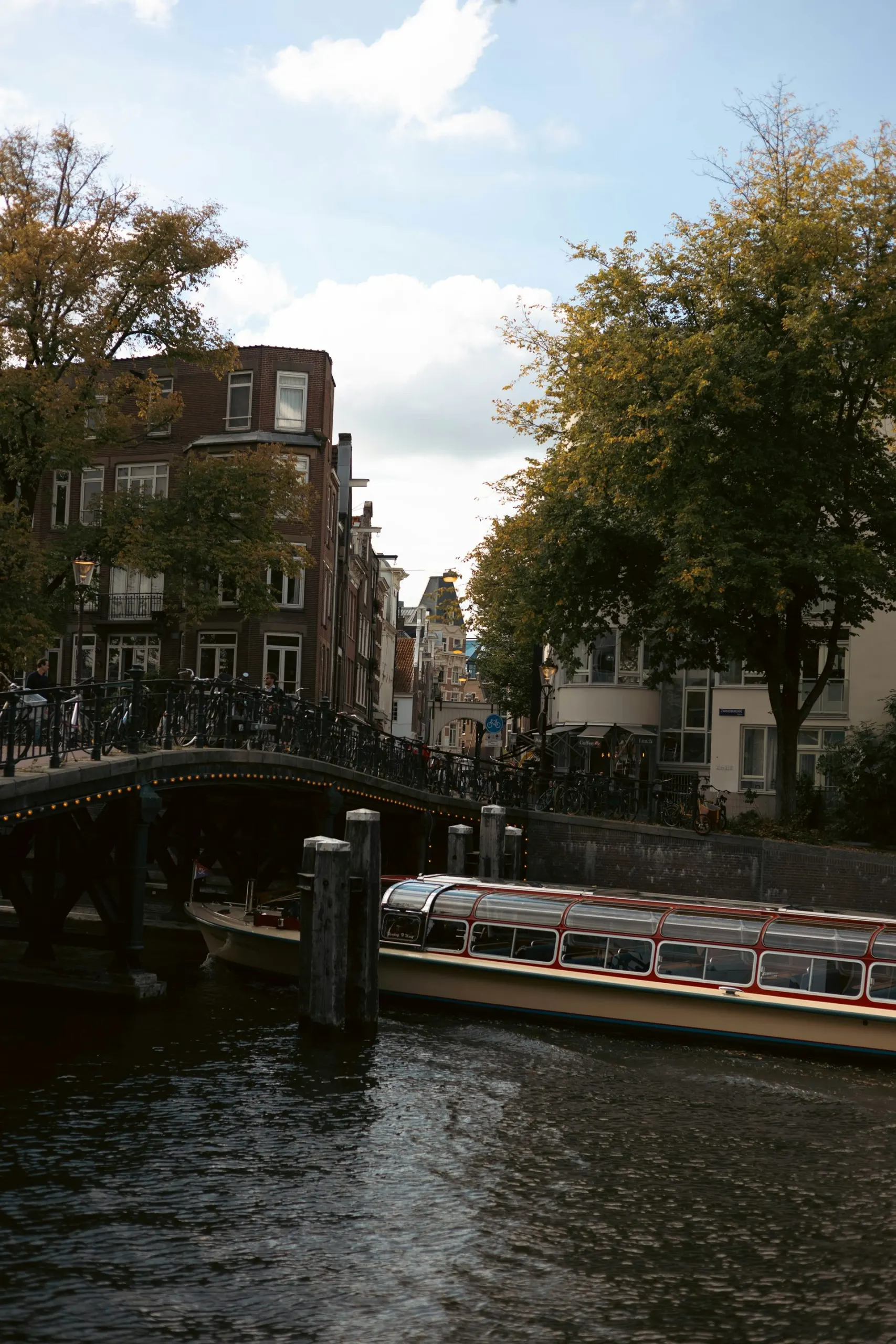 Amsterdam Evening Canal Cruise with Drinks