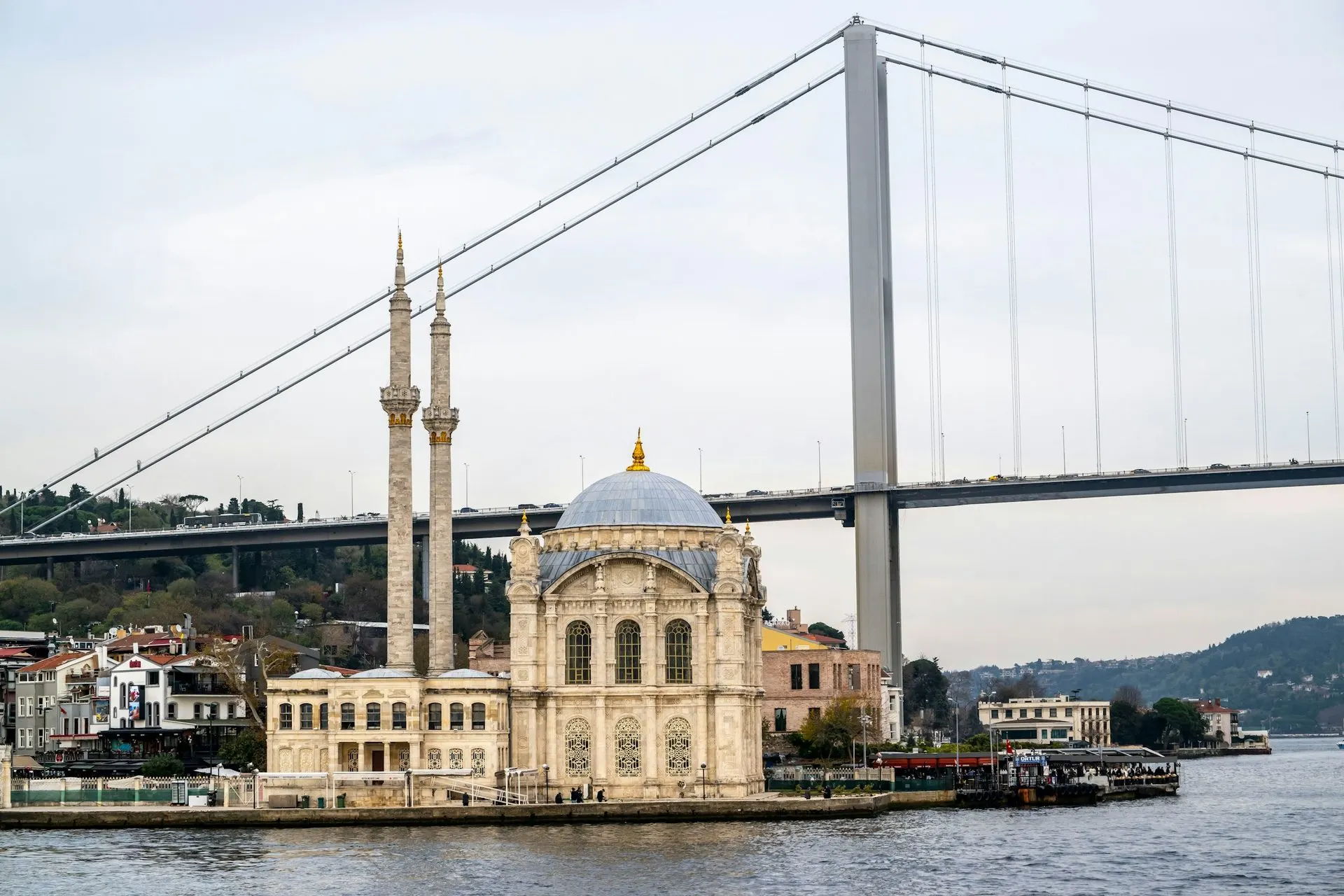 Bosphorus Sunset Cruise with Snacks & Guide