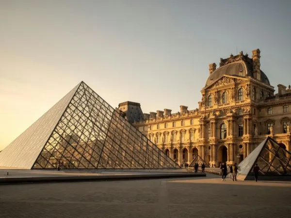 Louvre Museum Skip-the-Line Guided Tour