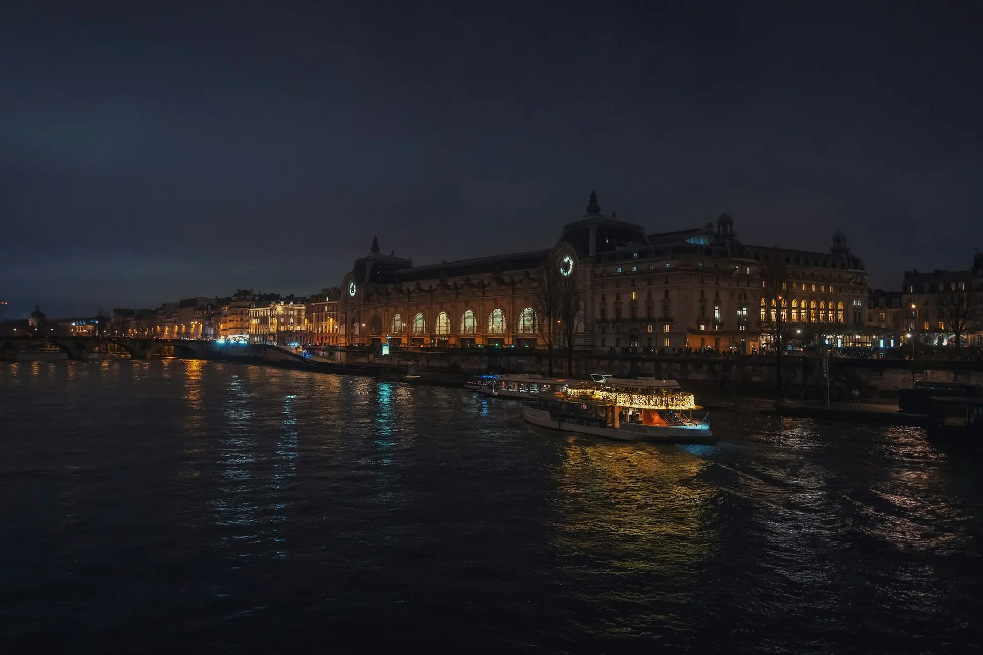 Seine River Dinner Cruise with Live Music