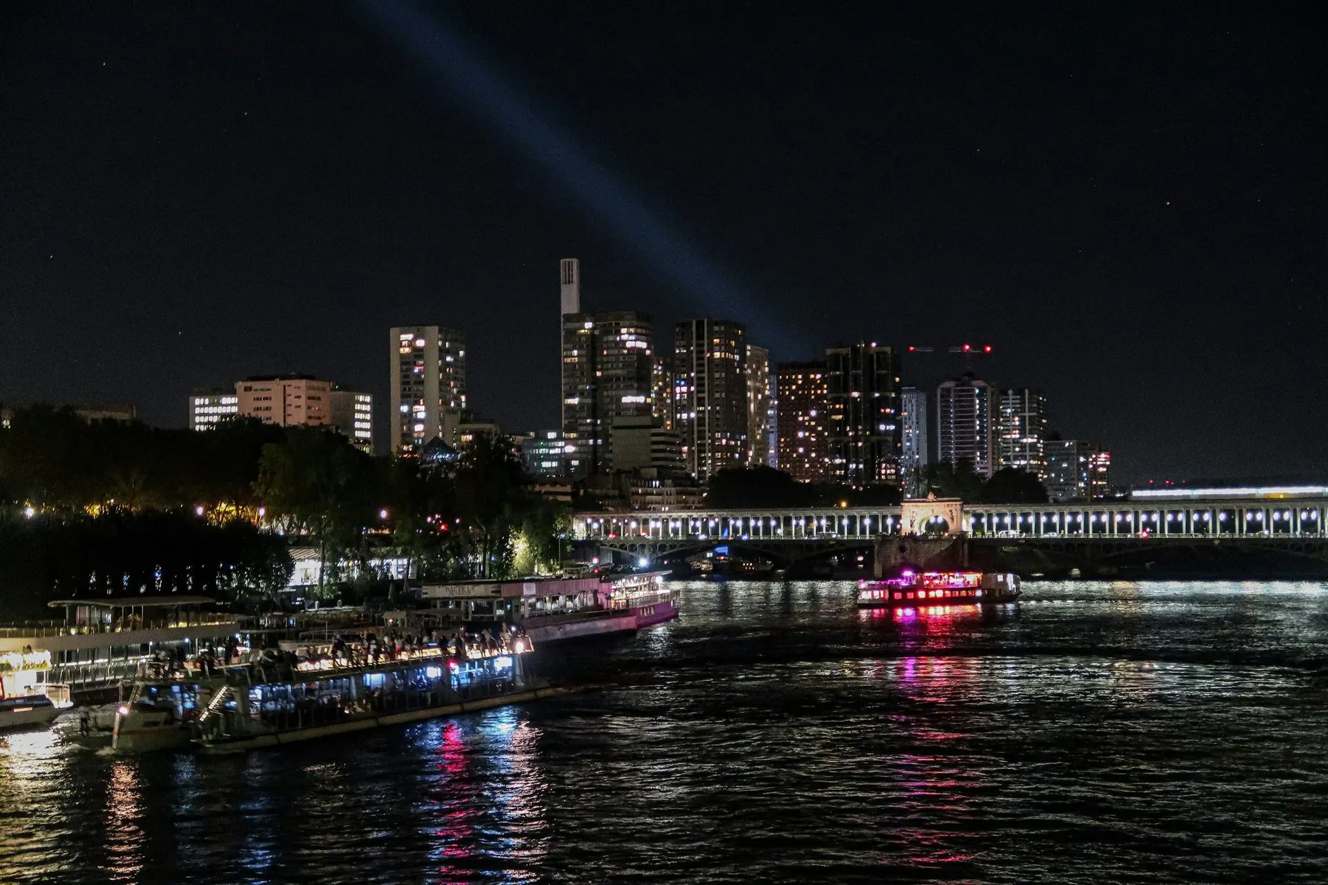 Seine River Dinner Cruise with Live Music